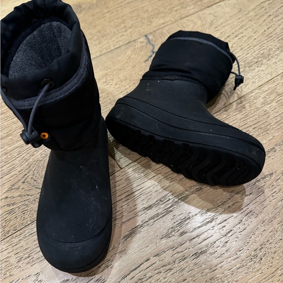 Bogs Winter Boots Youth Size 1 - Picture 4 of 4